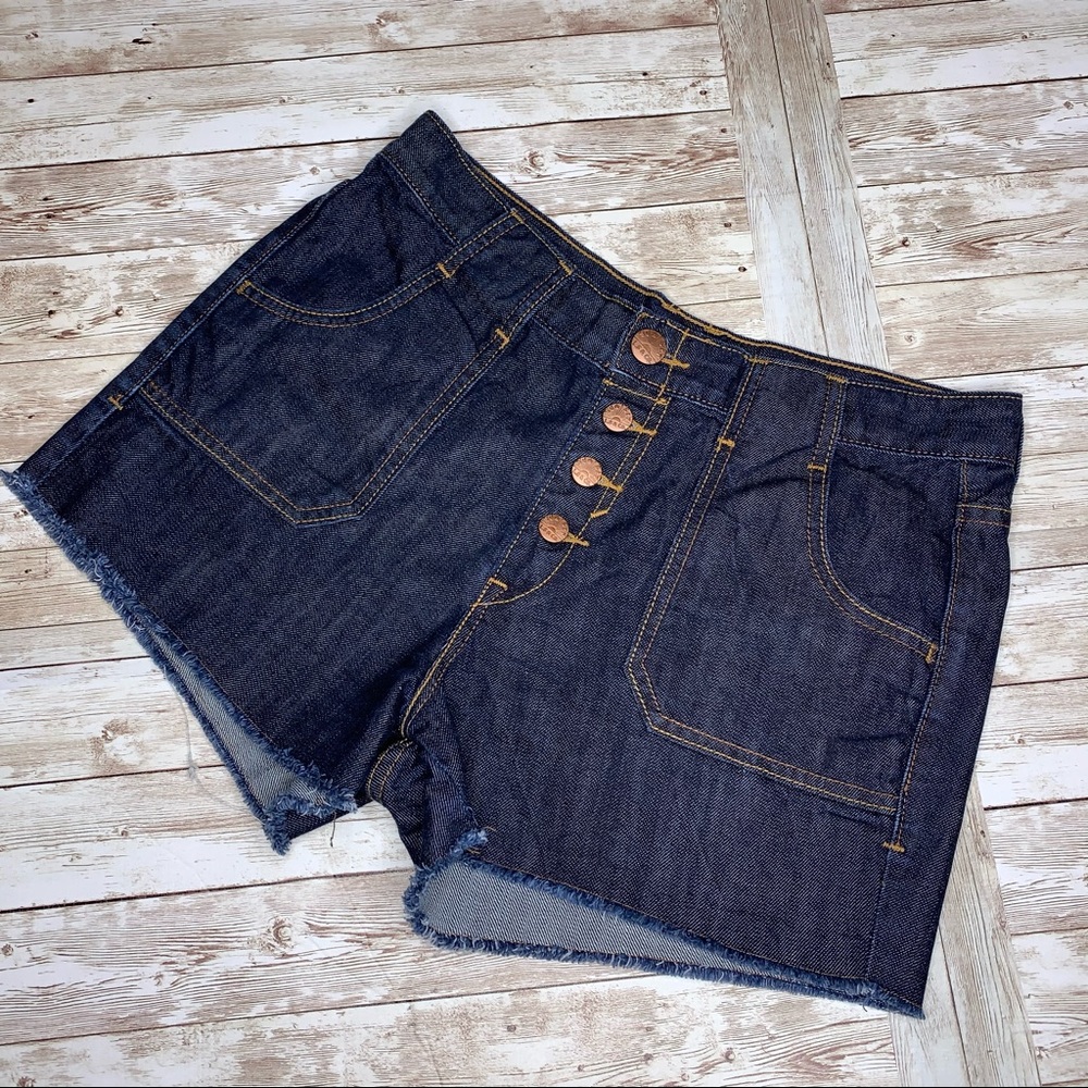 Levi’s button fly denim shorts flap pocket size 8